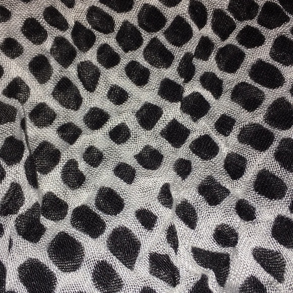🎈SALE🎈🧣SCARF #11 “BLACK DOTTY”🧣 - Picture 3 of 7